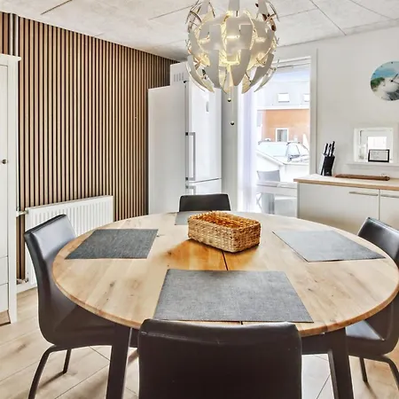 Appartement Ilka - 2-3km From The Sea By Interhome